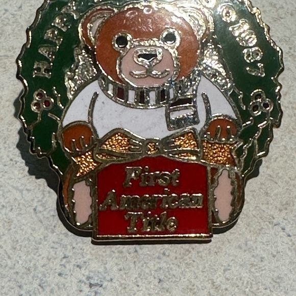 FIRST AMERICAN TITLE - 7 Festive Holiday Lapel/Hat Pins. 80’s & 90’s Vintage - Picture 4 of 12